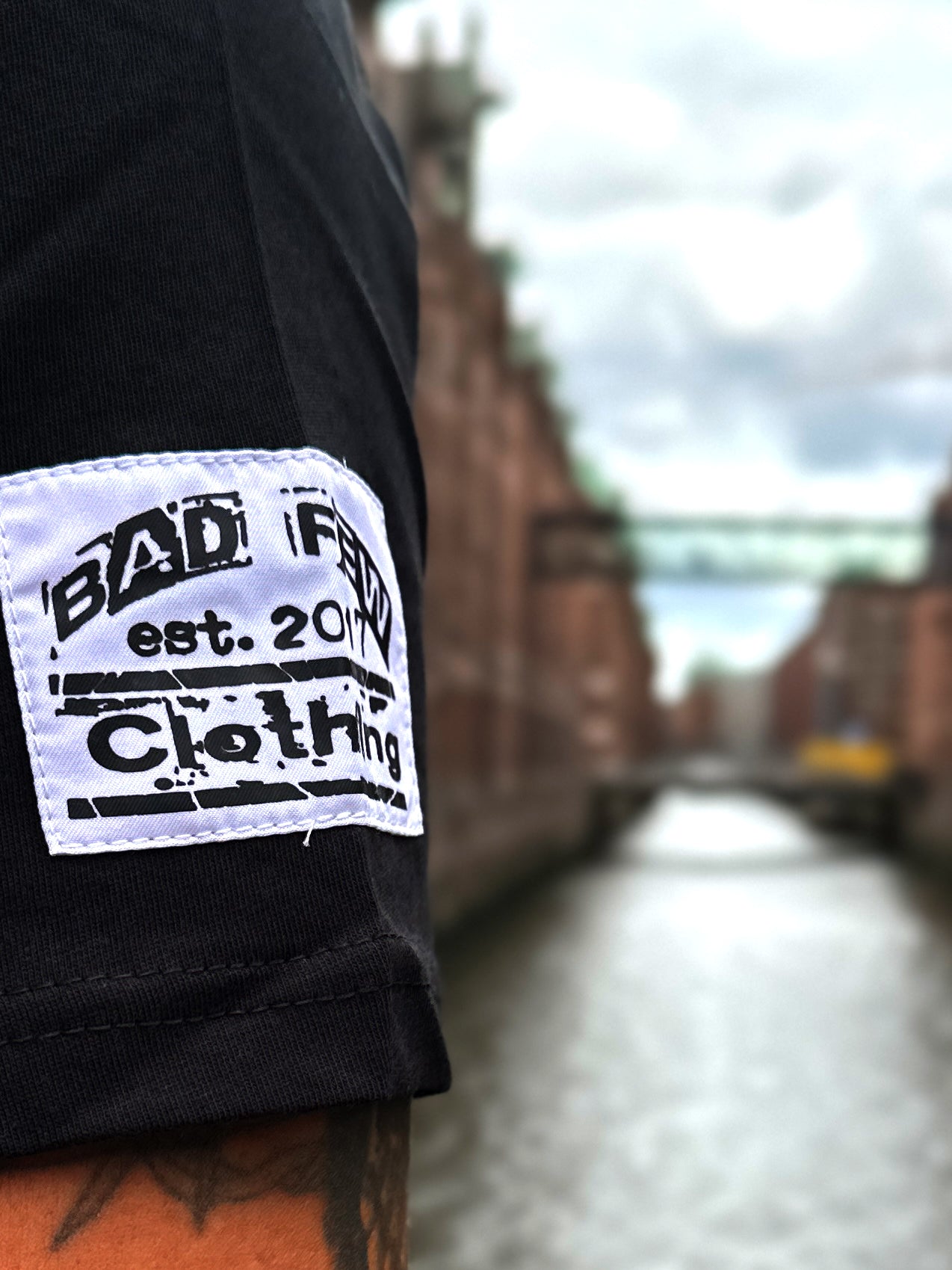 T-SHIRT SINNER schwarz